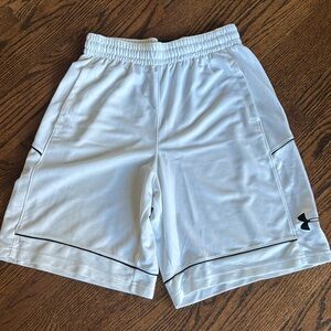 Men’s UA shorts size M